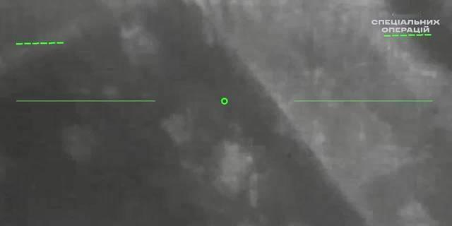 乌方的sso宣布自己在顿涅茨克机场打了俄军的弹药库
早几个月，乌方通过欧美的卫图