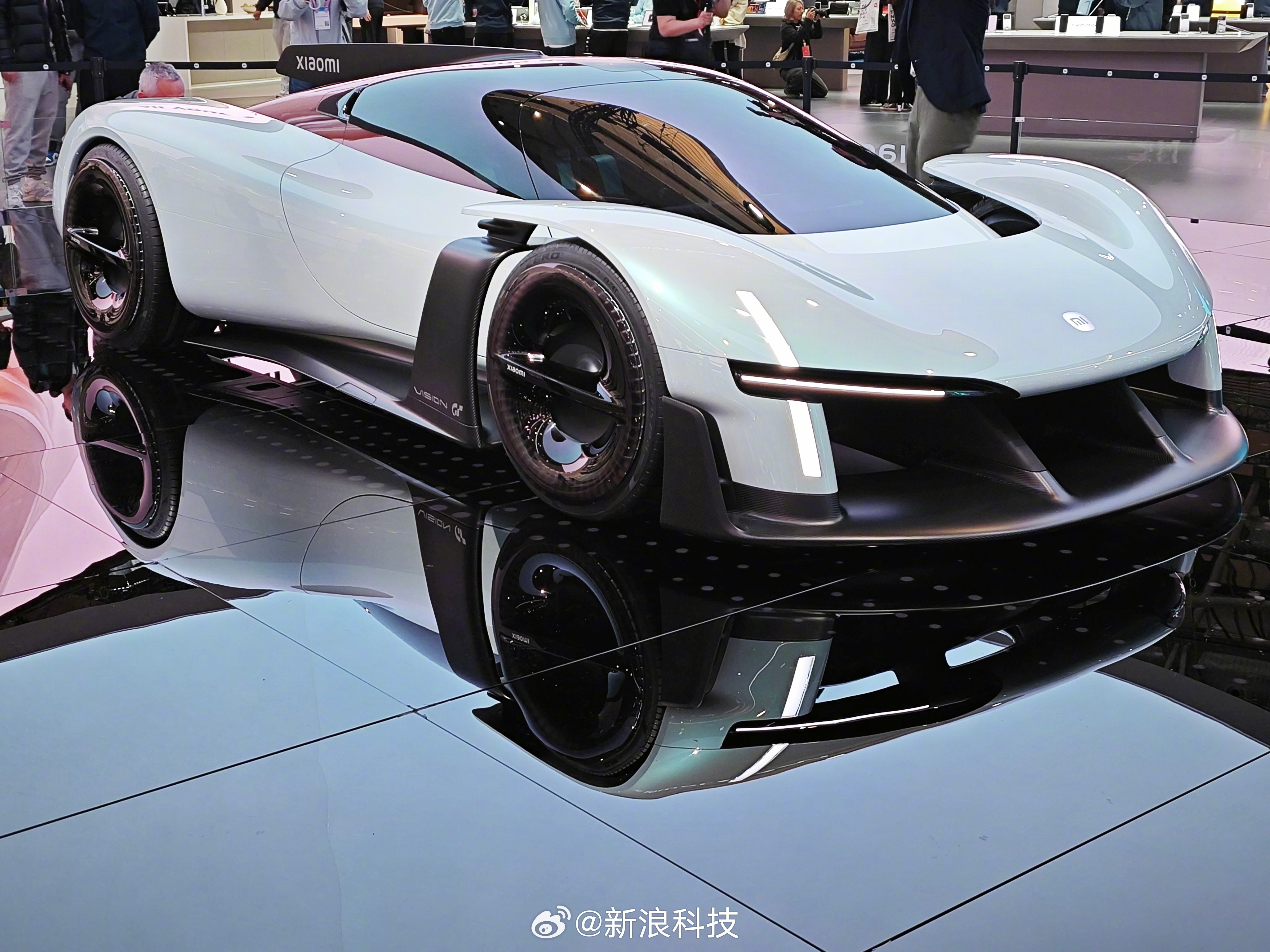 【小米VisionGT概念车实拍】MWC2026今日开展。仅不到一小时，小米Vi