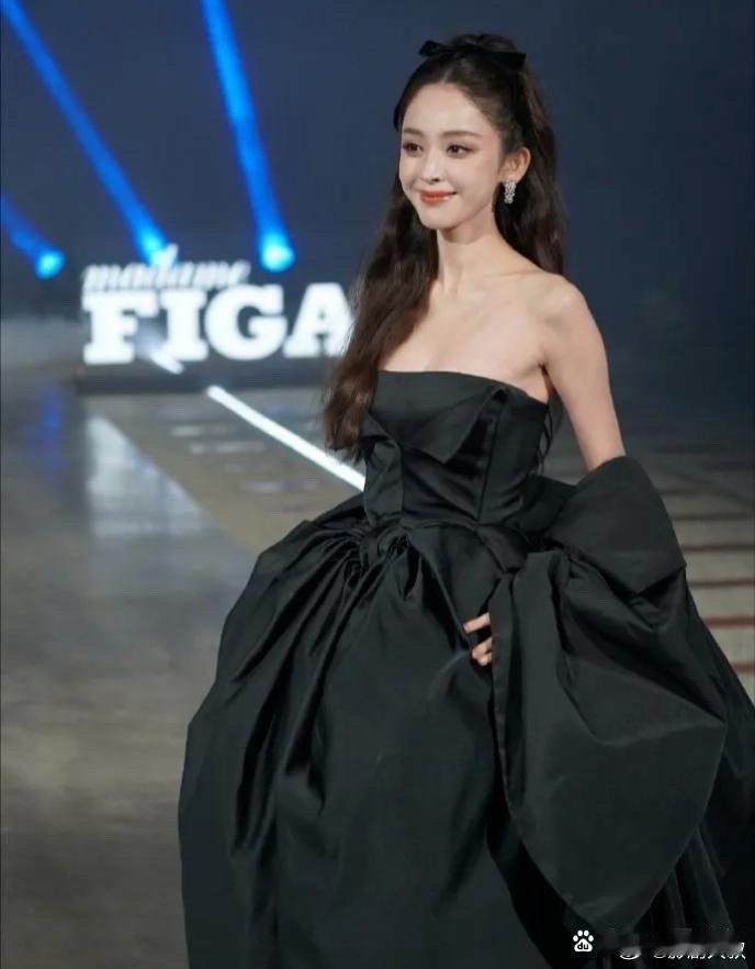 娜扎这是增肥成功了？变得丰润了，无滤镜依旧高颜值！ 