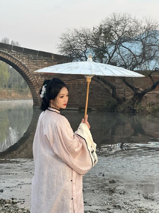 凌晨四点半妆造 这美景和晨雾是我应得的