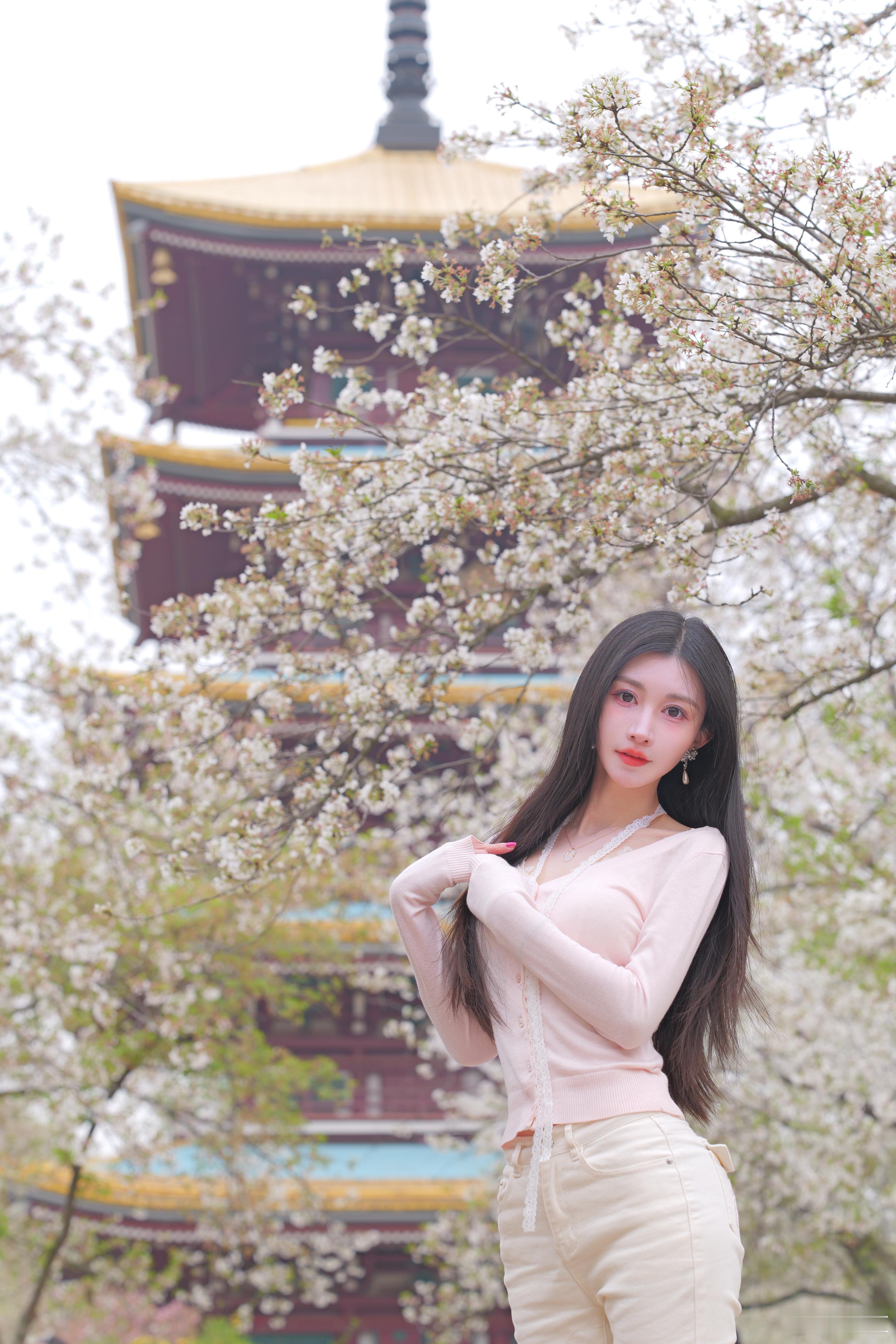 樱花树下站谁都美🌸一波大头贴～樱花树下站谁都美   ​​​