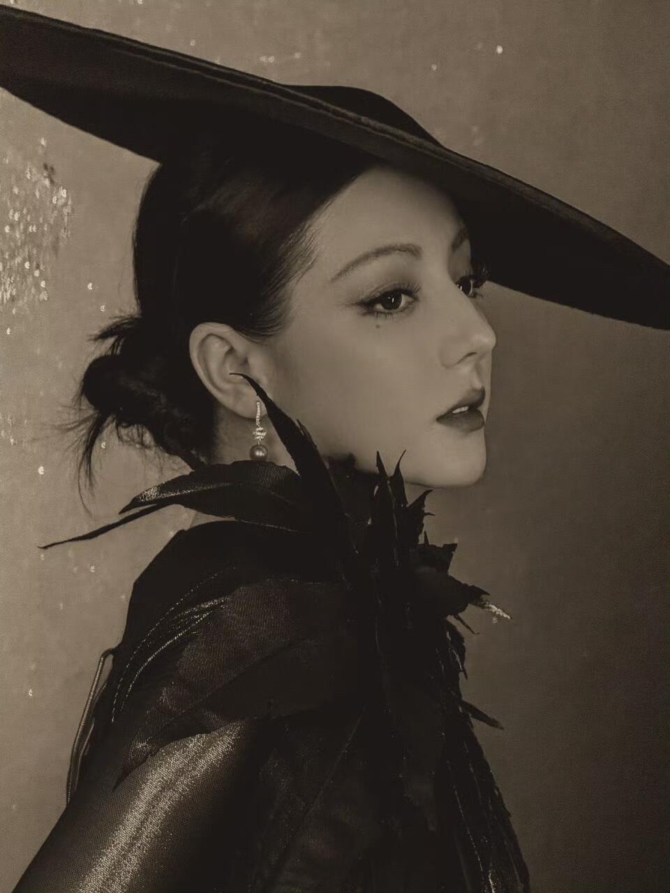 迪丽热巴入榜2025亚太U35行业先锋领袖榜，中国演员行业入选仅8人🔥 ​​​