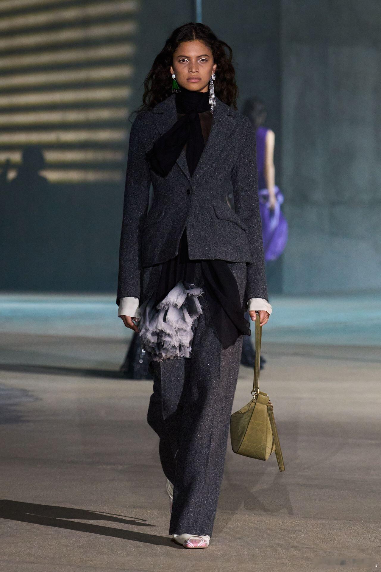 diorcruise 2027 2 