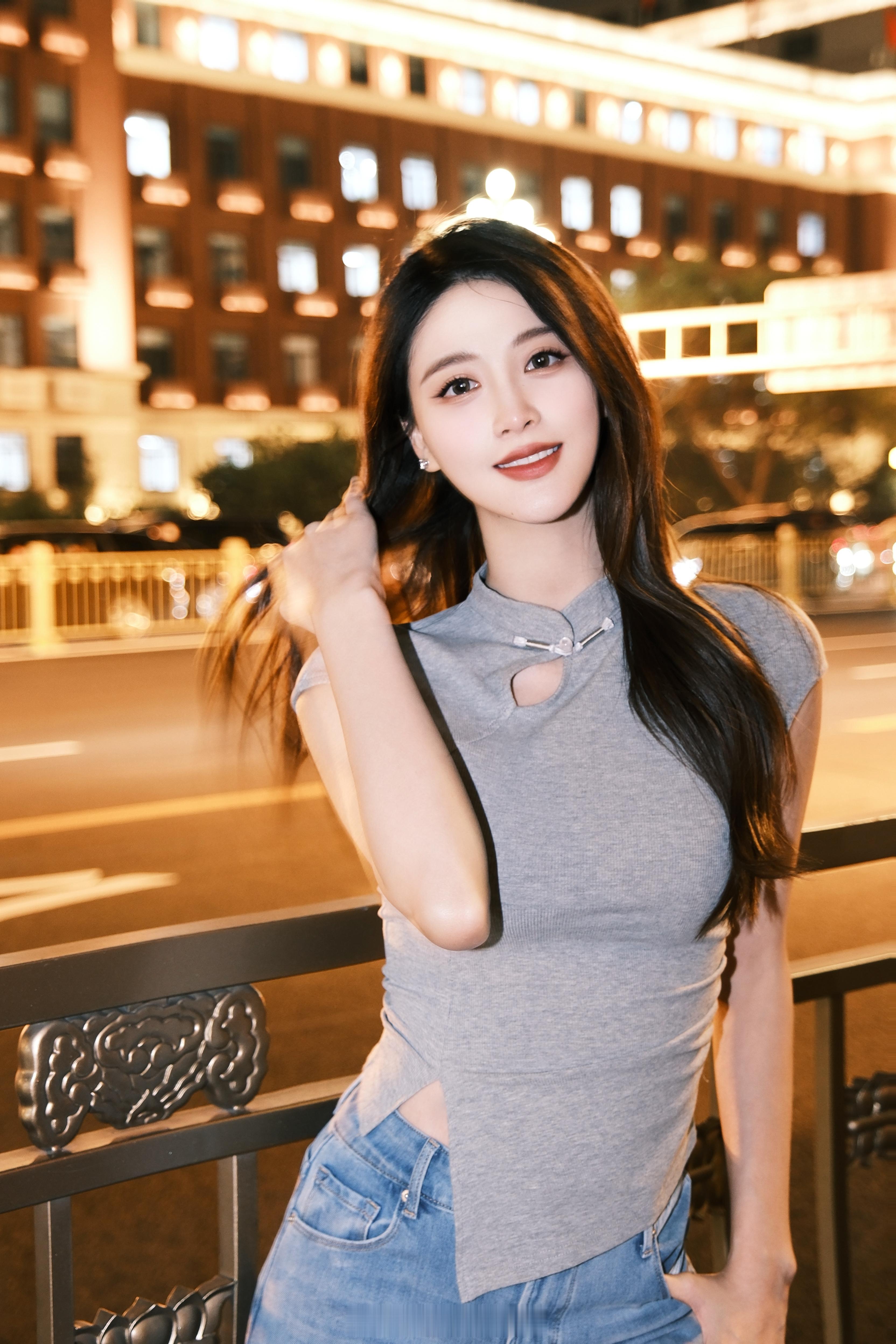 国庆快乐呀！夜游长安街[心]感受了北京城热闹人头攒动，一片片炽热的中国心🇨🇳
