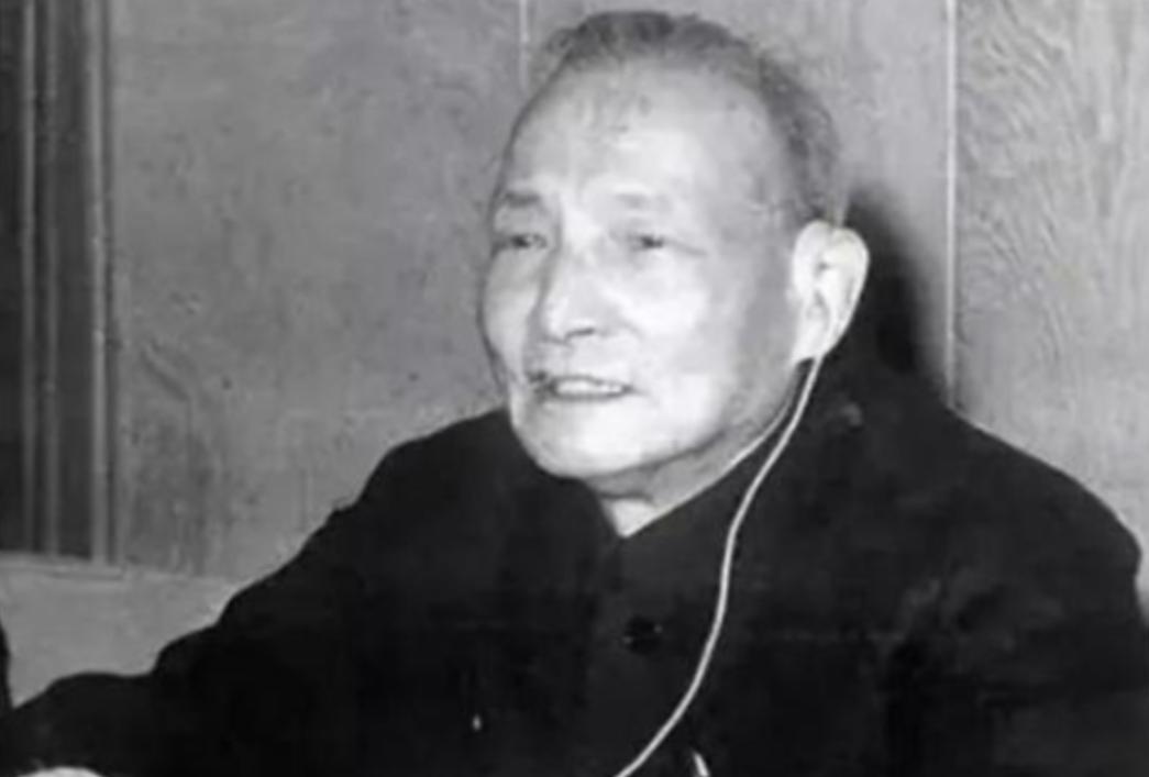 1979年，有人建议要保留汪东兴的职位，但是陈云却认为，如果让他再继续担任，就算