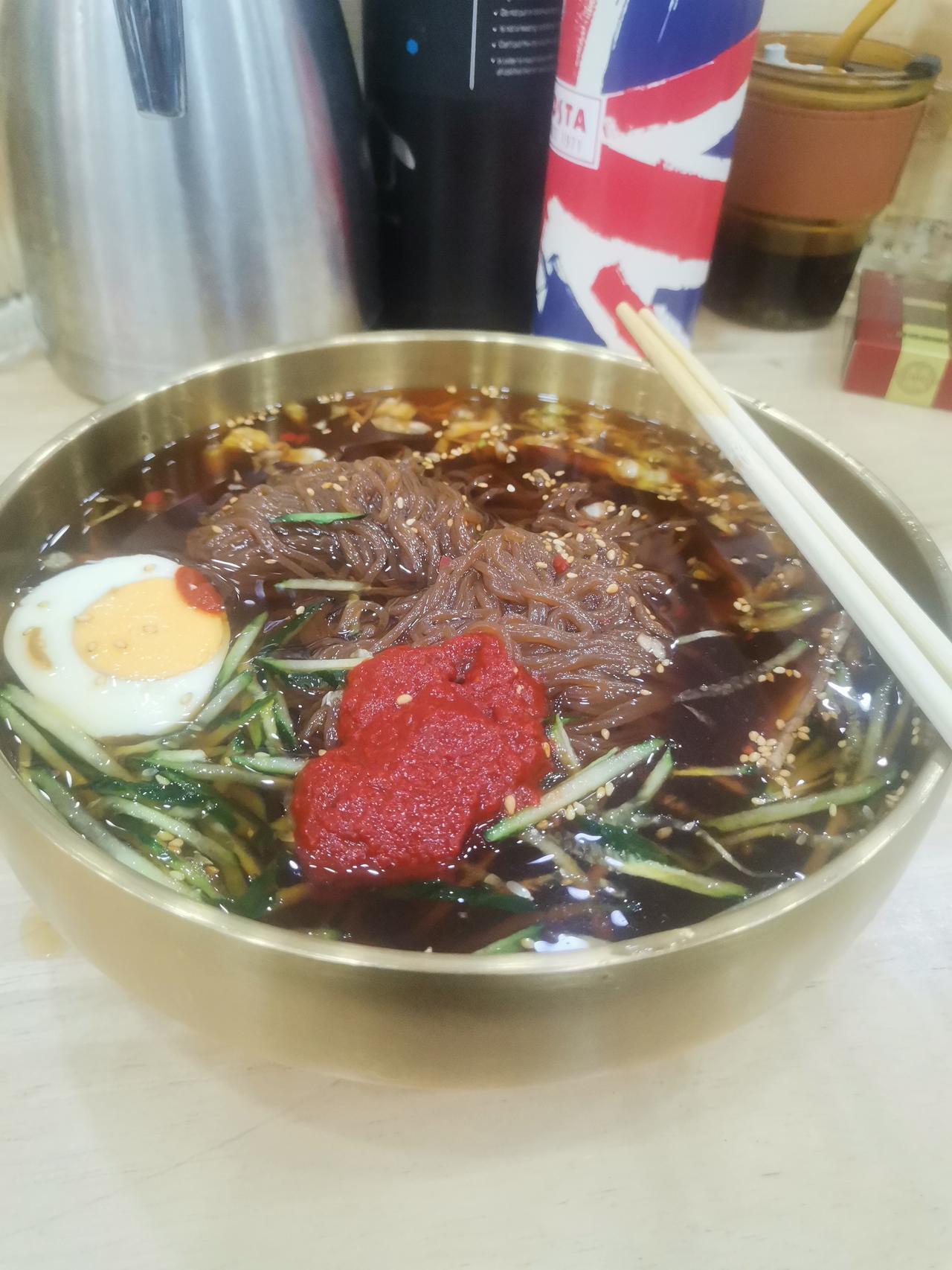 5月12号，我在吉林市，天气酷热难耐，来上一碗大冷面，那叫一个畅快！

今日天气