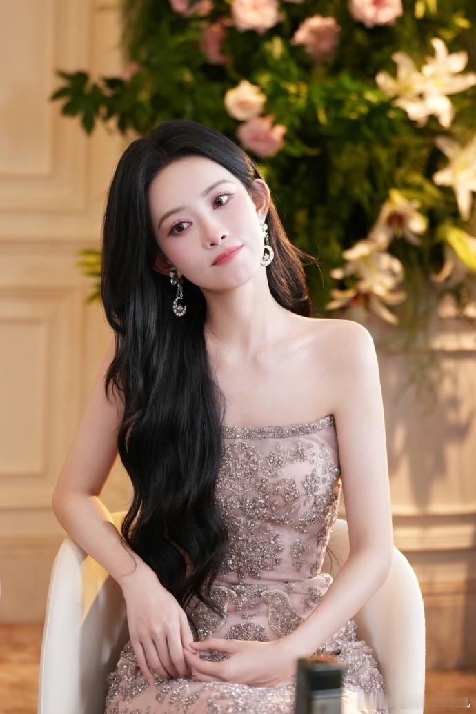 孟子义极光夜孟子义柔美旖旎 孟子义柔美旖旎，谁懂这个孟子义极光夜的妆容的好看度啊