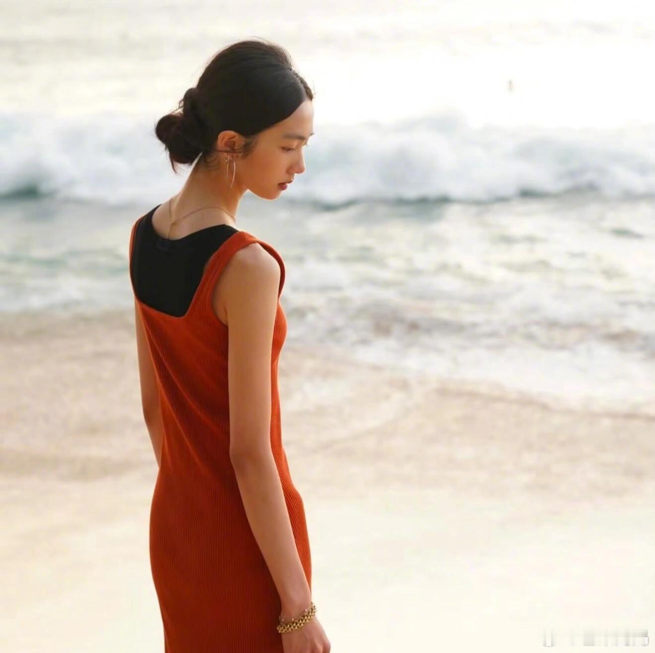 黄多多近照 多多太瘦了，看起来最多八十斤的样子😨 