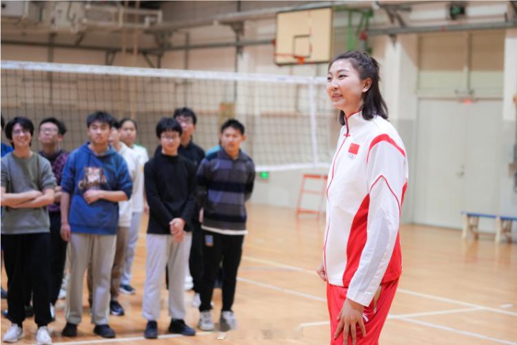 【新华社：奥运冠军袁心玥入职南开大学】新华社天津12月27日电（记者张建新、栗雅