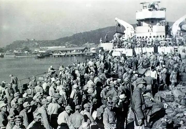 跟着蒋介石icon去台湾icon的六十万国军，基本绝后了，足见老蒋毫无格局。但凡