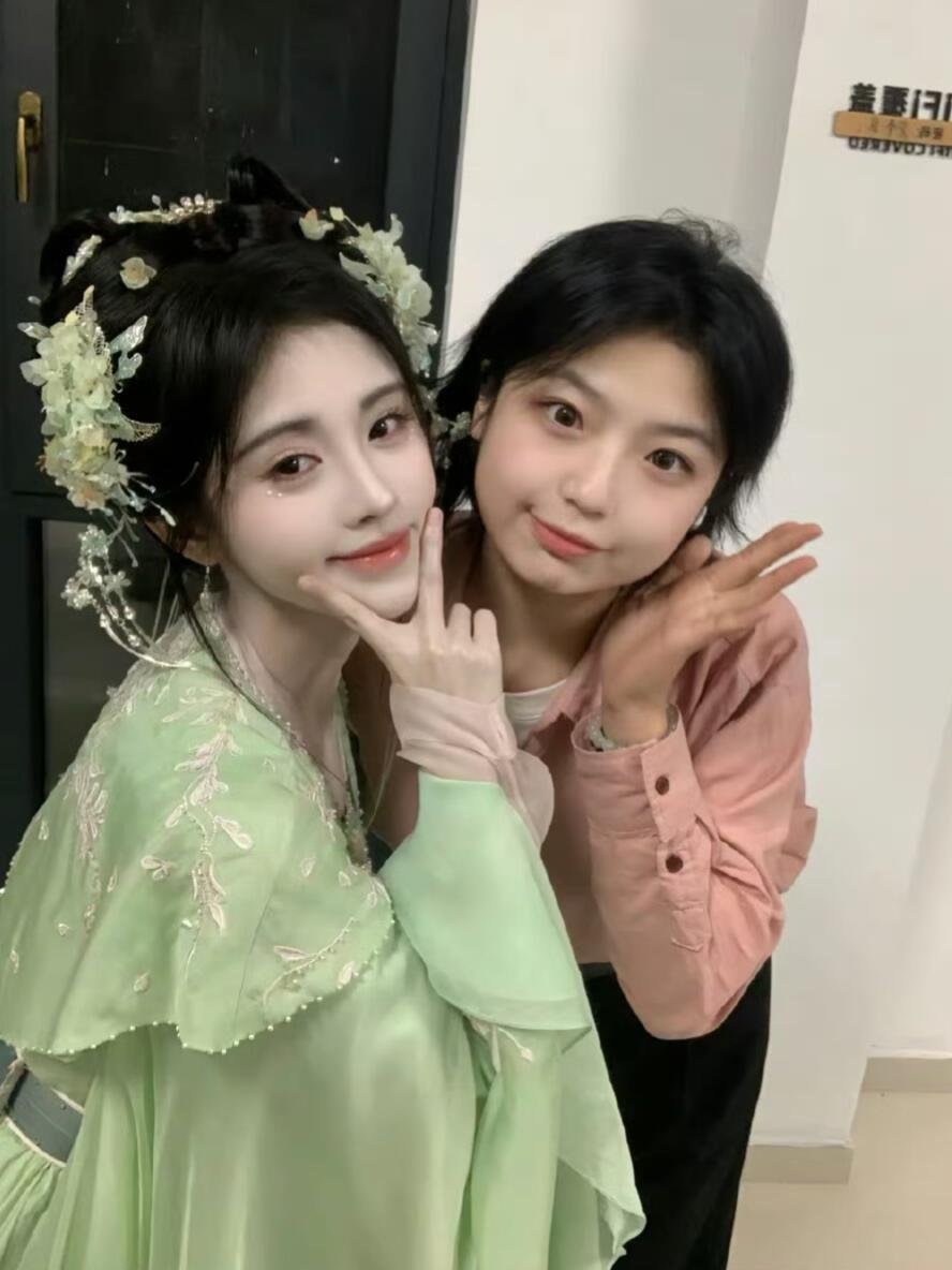 合照捡到鞠婧祎姜黎非