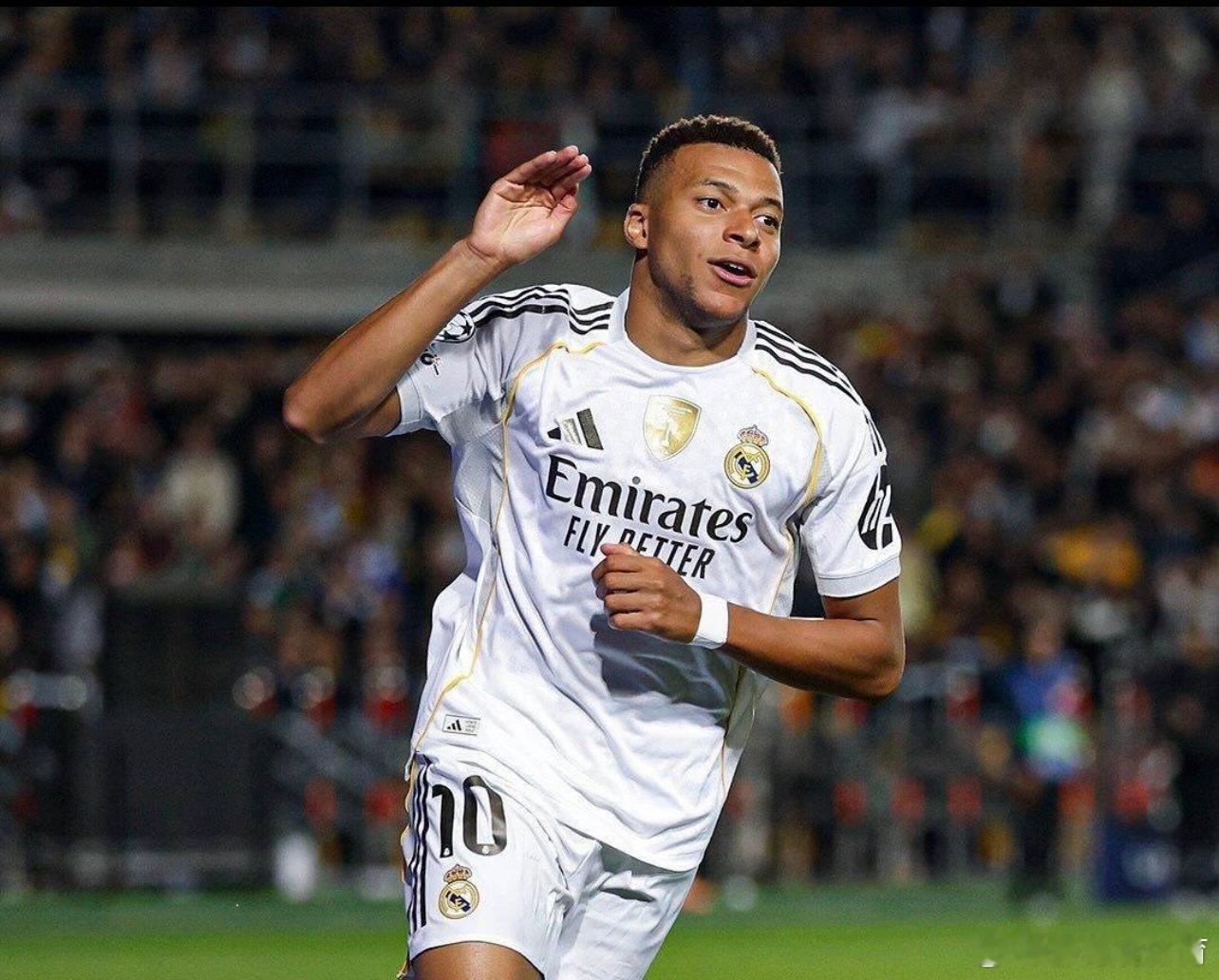 皇马球星姆巴佩迎来自己27岁的生日。而在西甲第17轮皇马主场对阵塞维利亚的比赛中