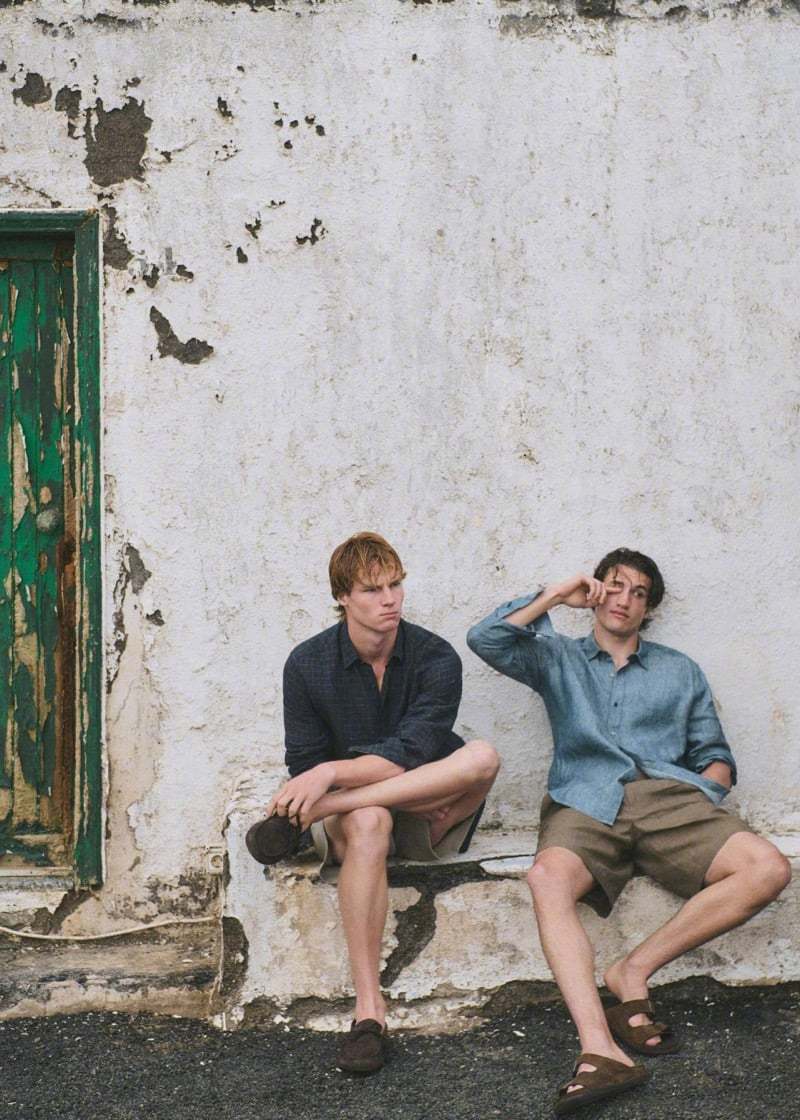 Massimo Dutti 2026夏季男装系列拍摄地选在西班牙兰萨罗特岛，主打