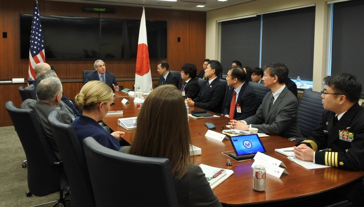 幽默美国人再向日本人通报中国“快速、不透明且破坏稳定的核武器扩充与试验活动”以后