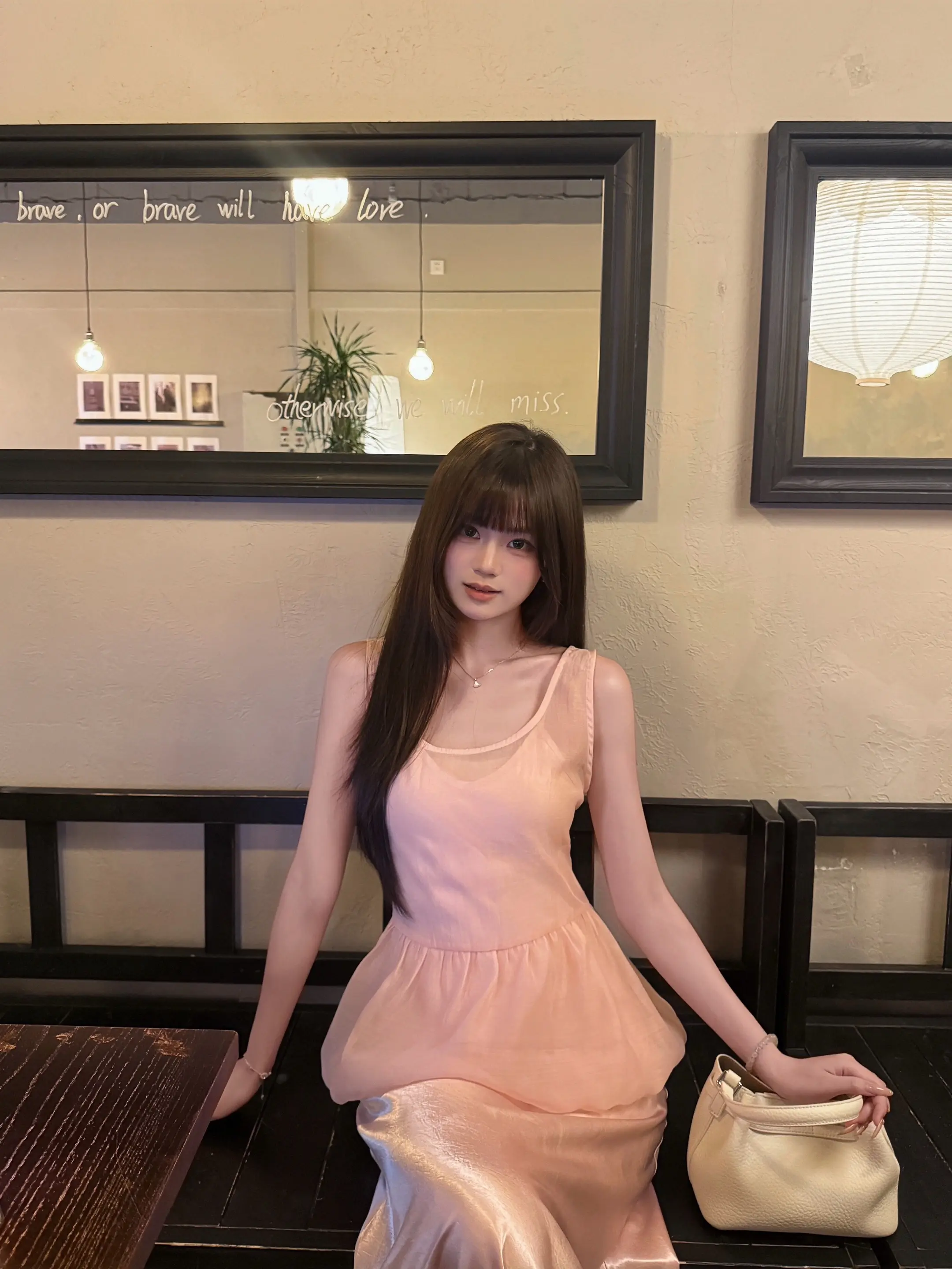我們的世界不應該只剩下彼此嗎