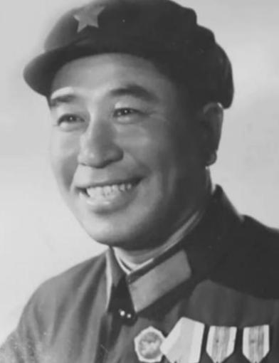1951年，朝鲜战争中，我方只剩7名志愿军战士，在弹尽粮绝的同时还被200敌军包