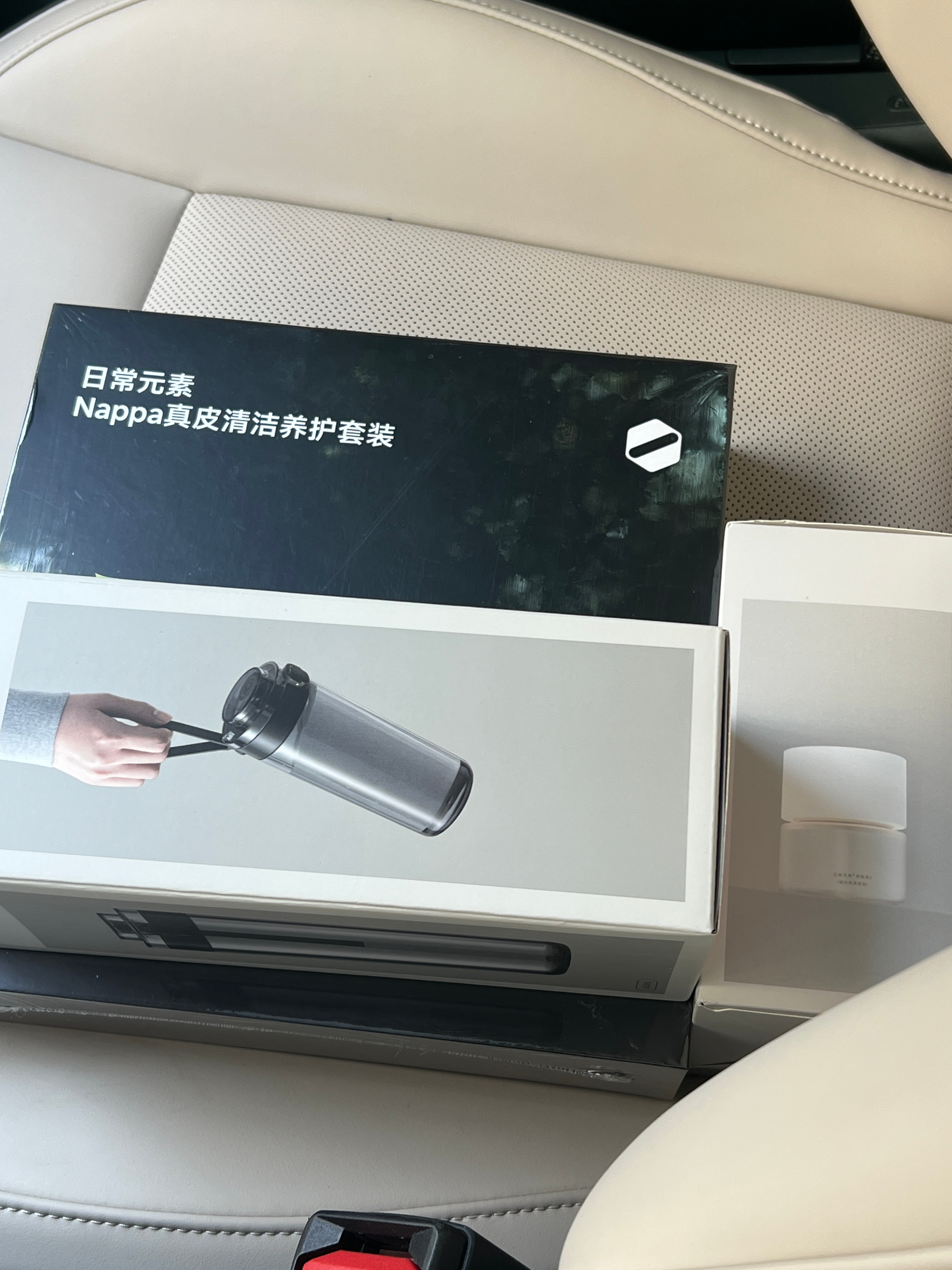 发快递，给上回直播中奖的朋友们寄去！ ​​​