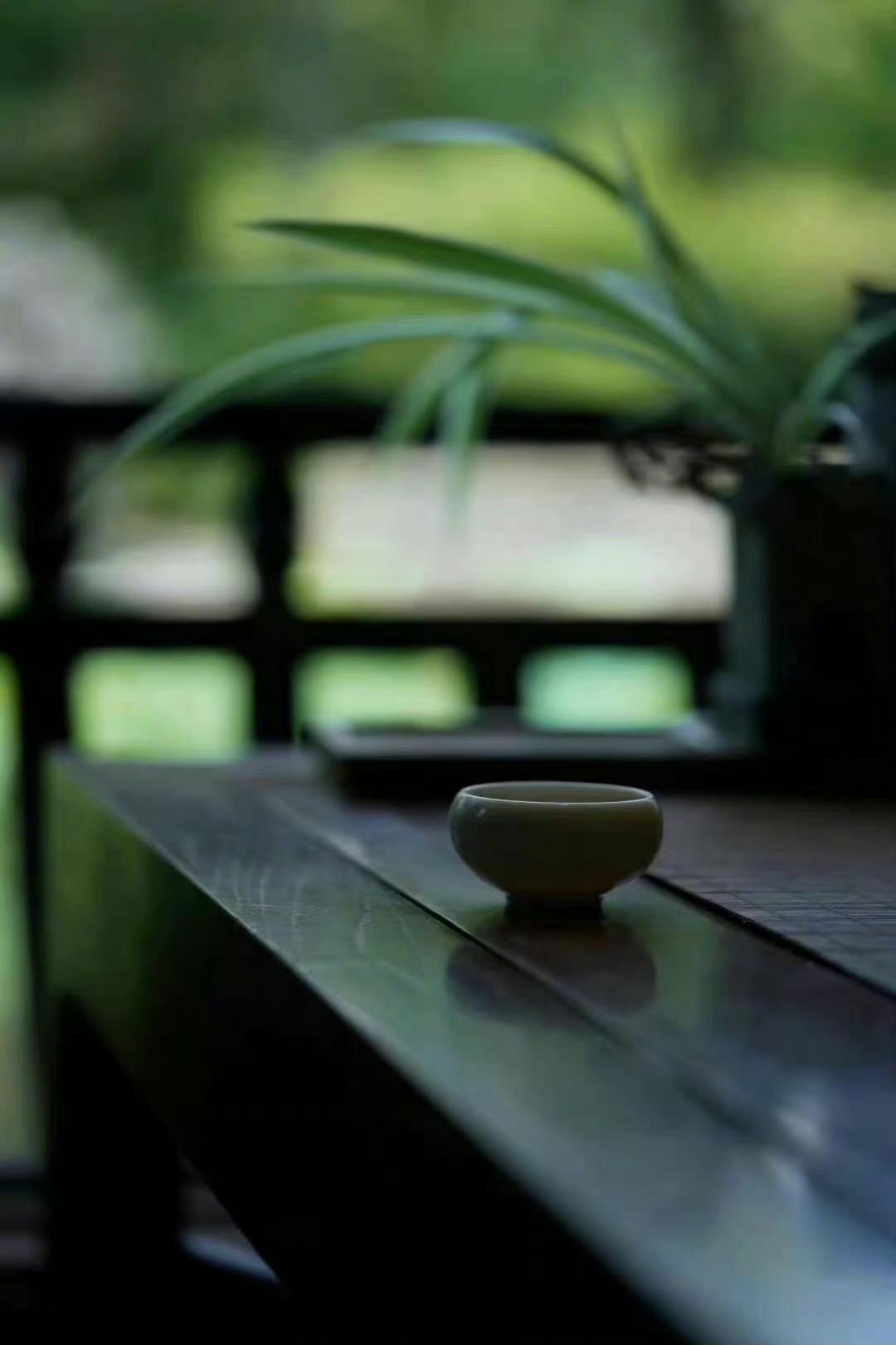 真正的强大从不是锋芒毕露，而是历经世事浮沉，依旧沉默自持、从容有度。—— 环球读