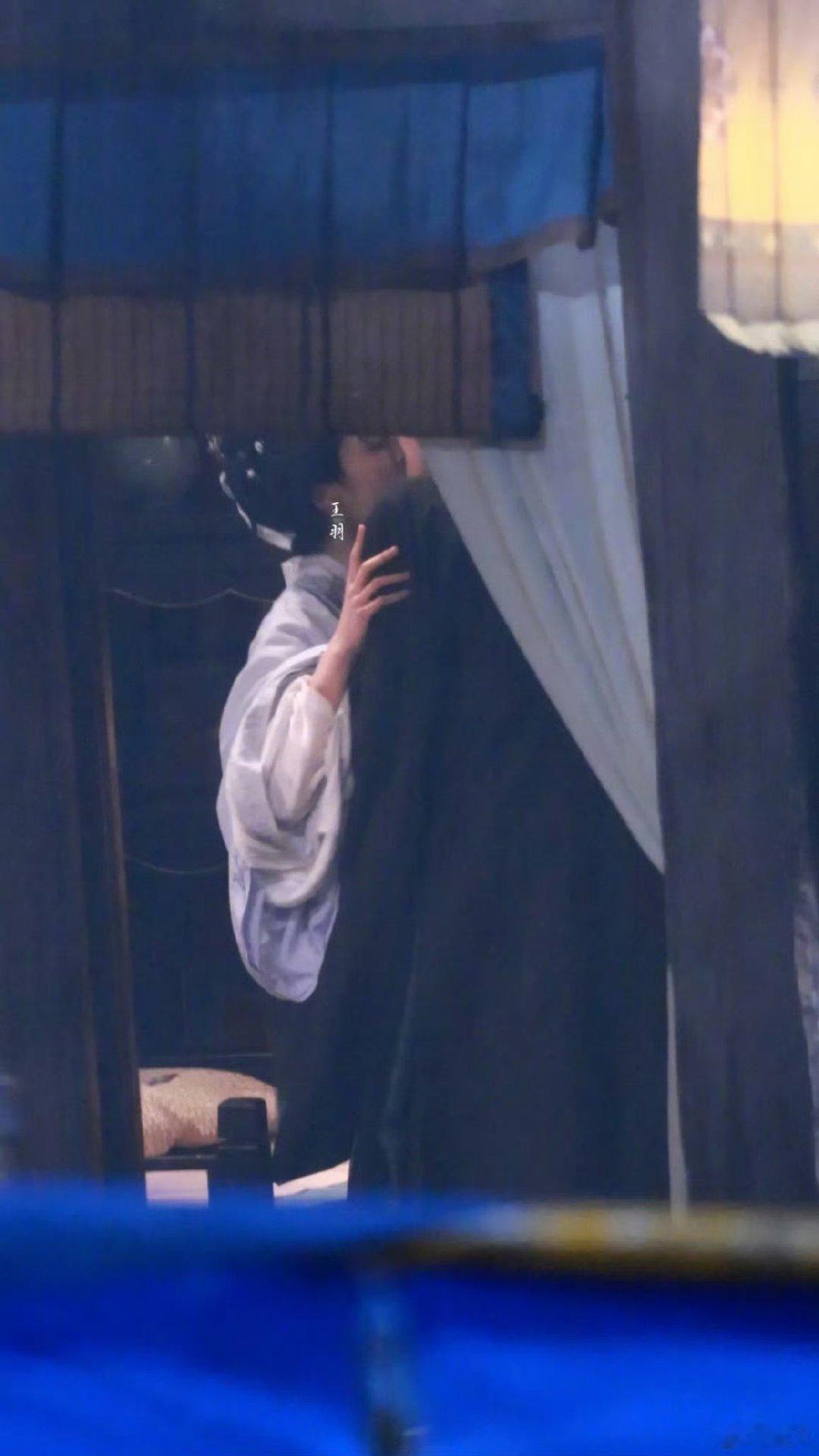 檀健次卢昱晓520吻戏 何不同舟渡520吻戏路透 檀健次卢昱晓520吻戏 