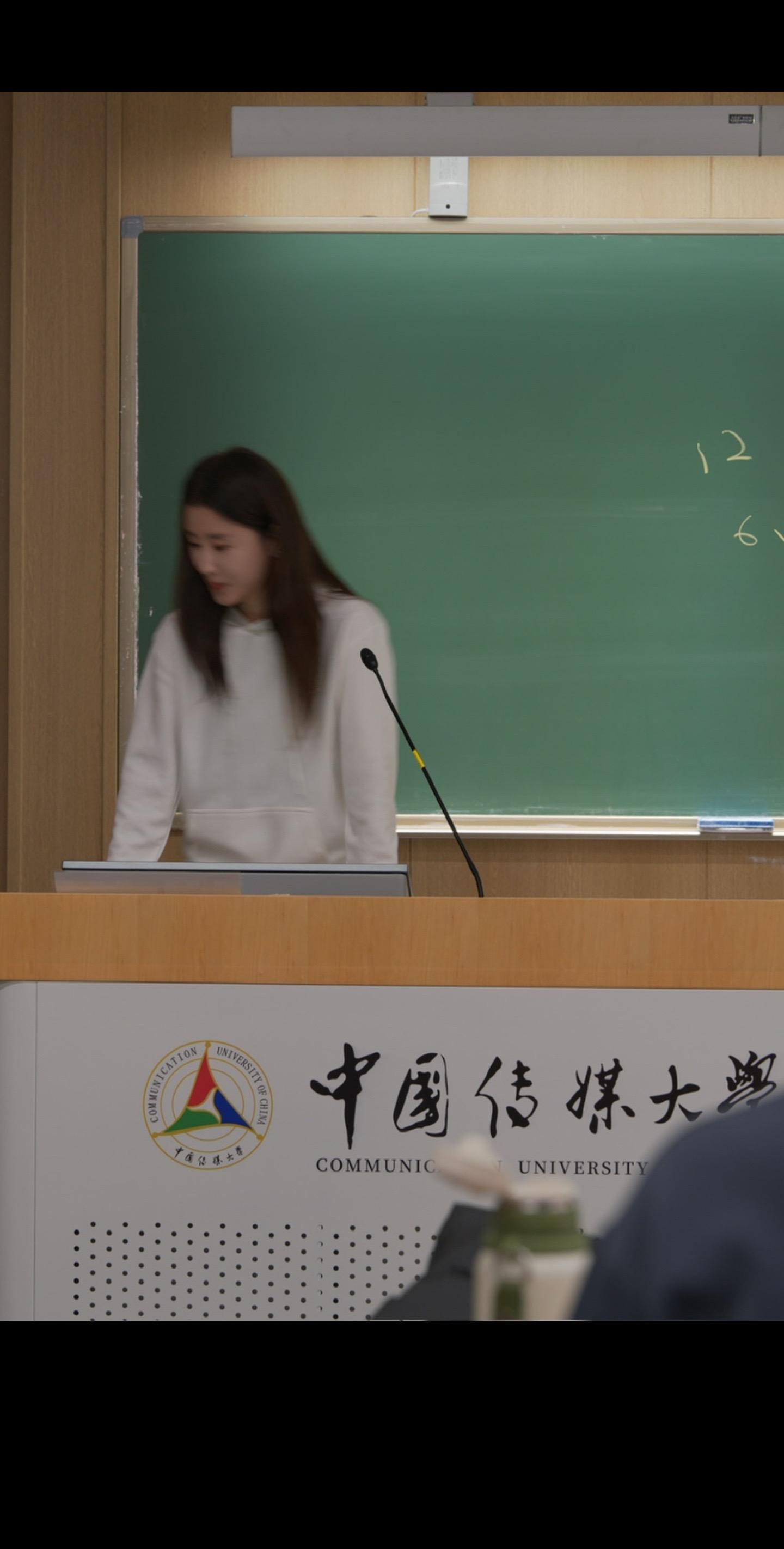 祝她不断向上 永不言弃