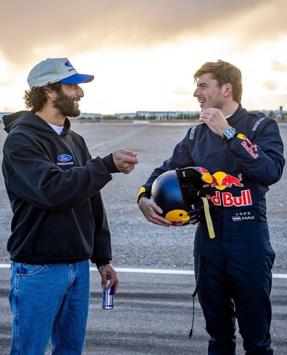 f1 两位“3号车手”在福特的活动上重逢～👀 