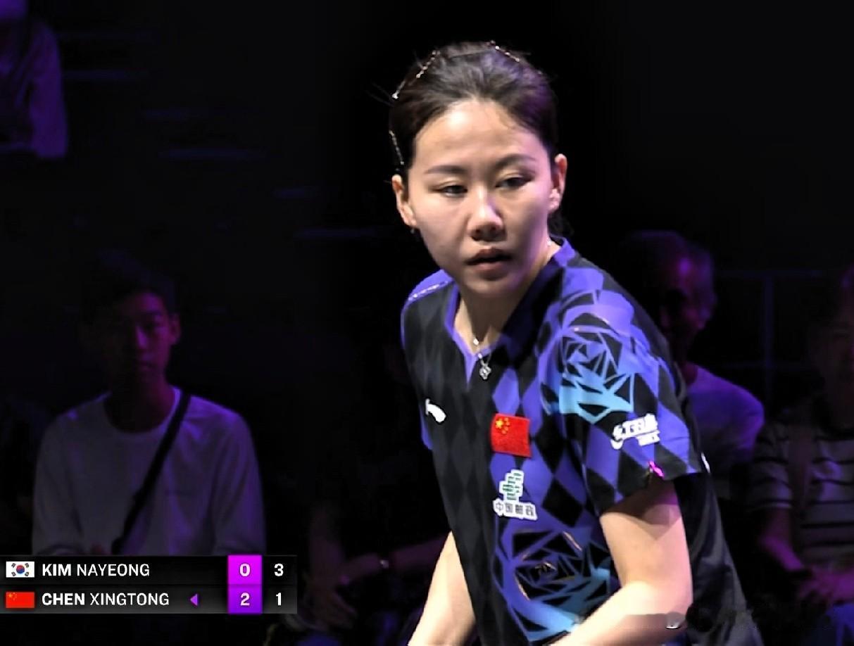 陈幸同3-0轻松晋级，为国乒带来开门红。
陈幸同去年横滨冠军赛女单冠军，当时是4