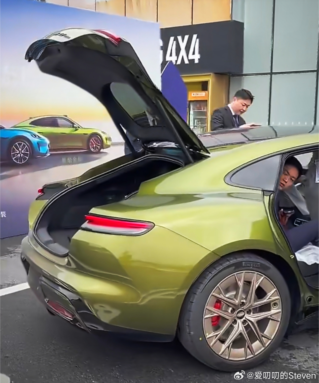 展车进店内饰逐渐曝光，百万级轿跑要从新定义了，22.98万起，智能化，安全性，颜