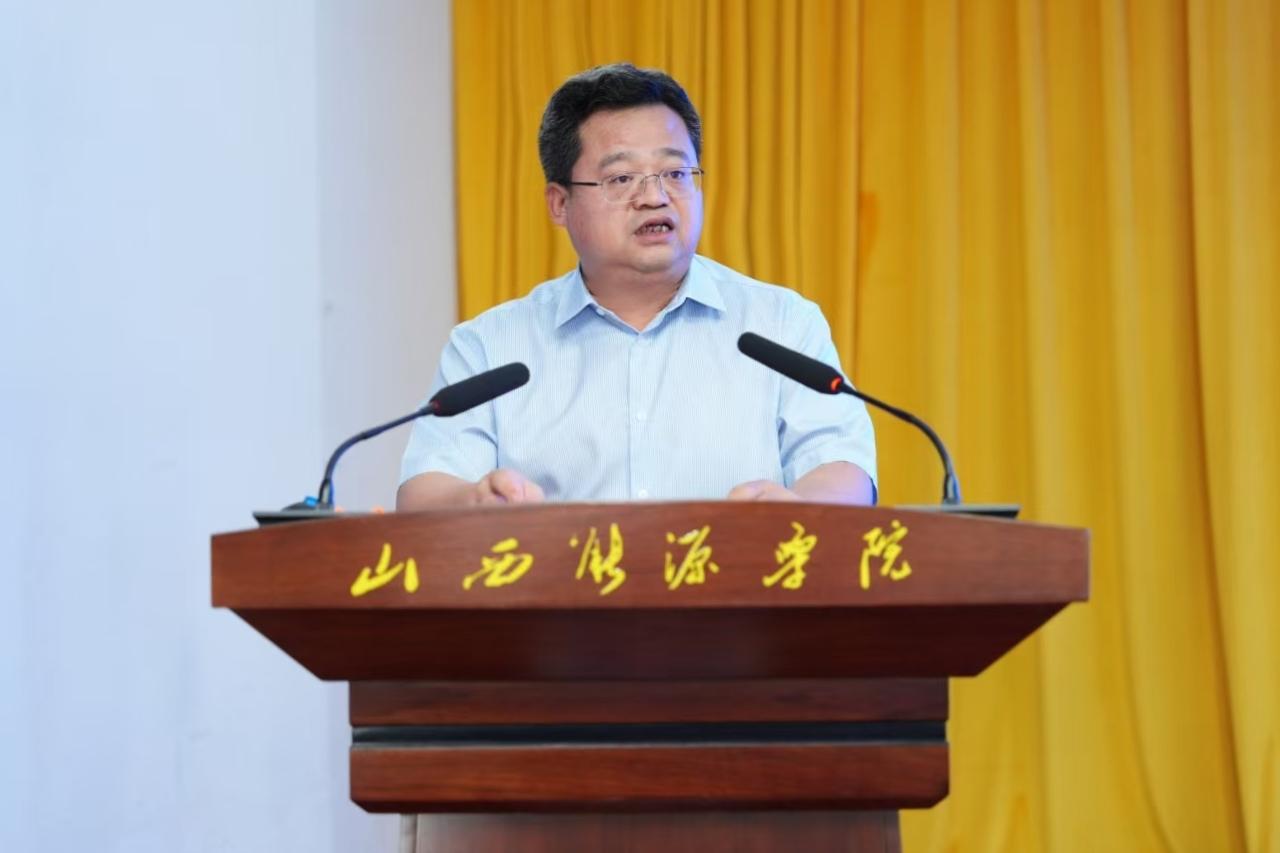 山西能源学院党委书记冯国瑞教授真了不起，可能很多人对这个名字比较陌生，但他以一己
