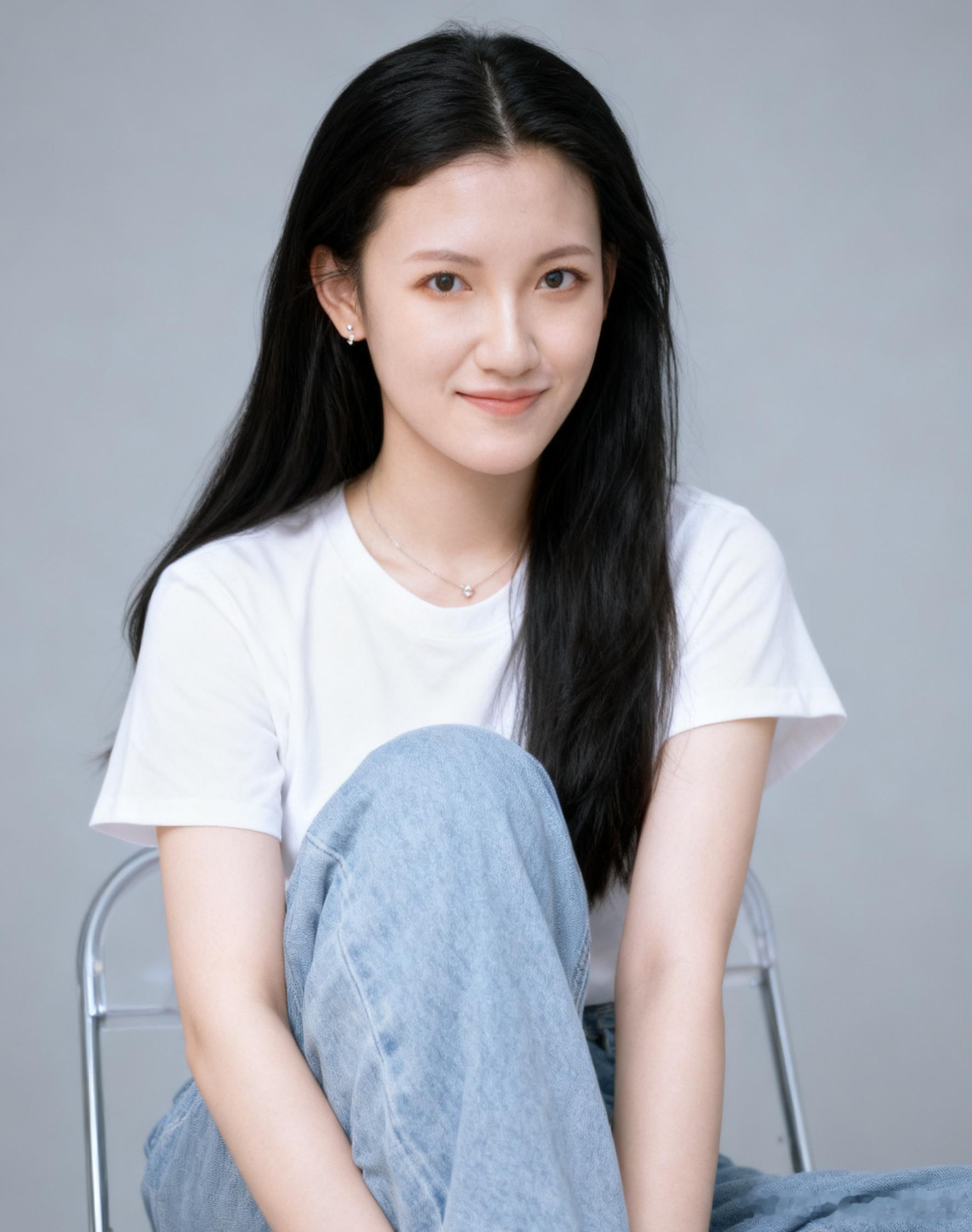 光影定格瞬间，角色藏在眉眼｜见组存档，盼一场好戏🎭见组照人像摄影写真日常分享摄