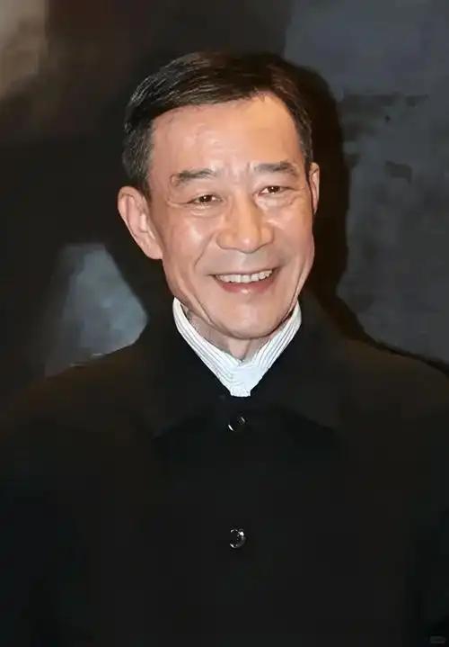 一段让人茅塞顿开的话："这个世界上没有真正快乐的人，只有想得开的人，世间万物都在