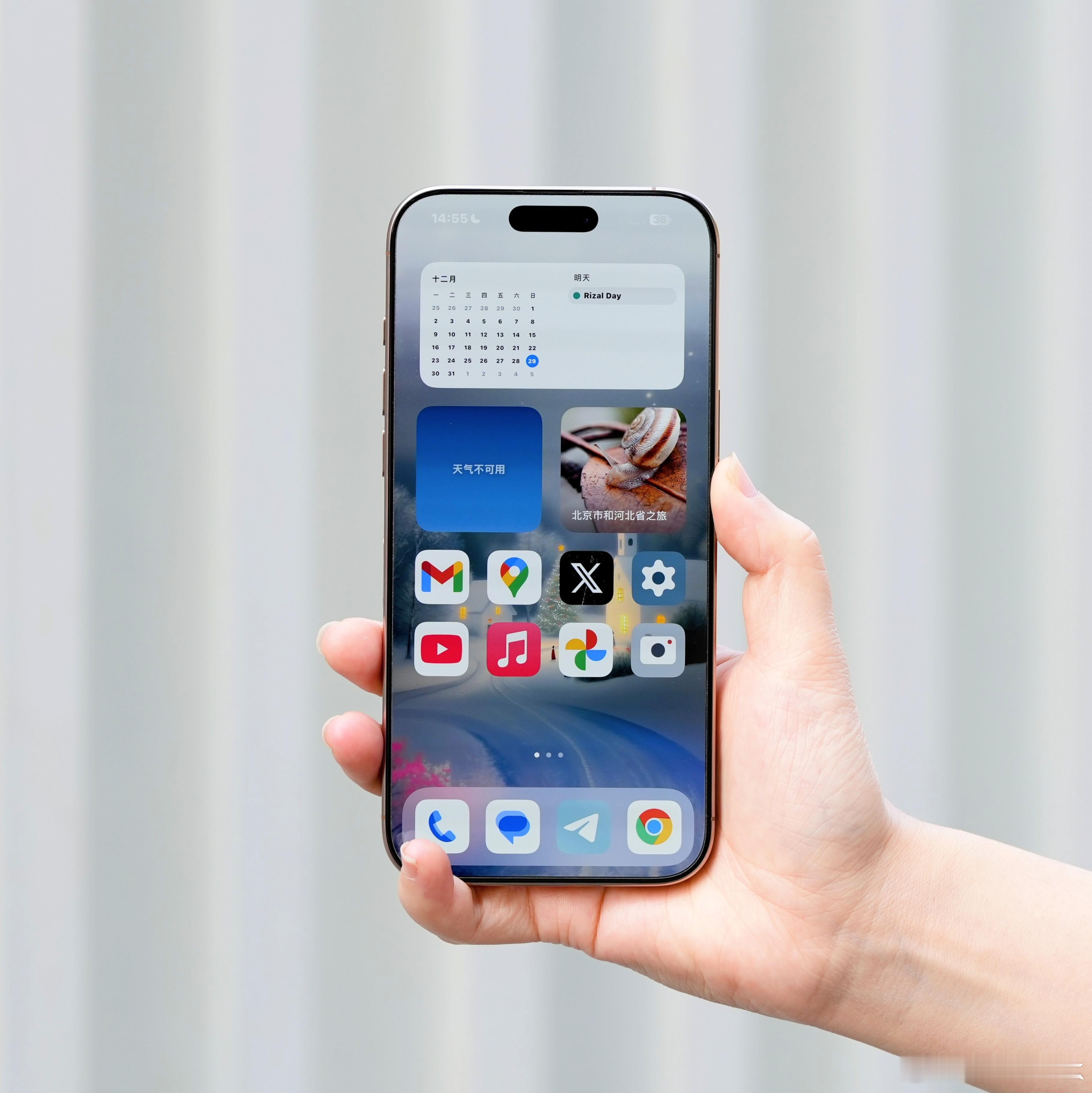 iPhone的这个桌面图标行间距，简直就是草台班子，甚至不如随便一个大学生做的，
