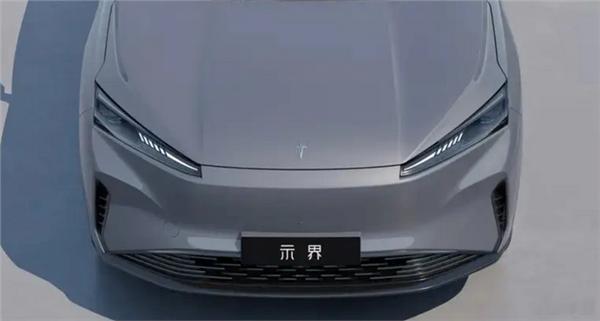 神龙汽车（拥有标致、雪铁龙）旗下自主新能源品牌“HEDMOS示界”的首款新车示界
