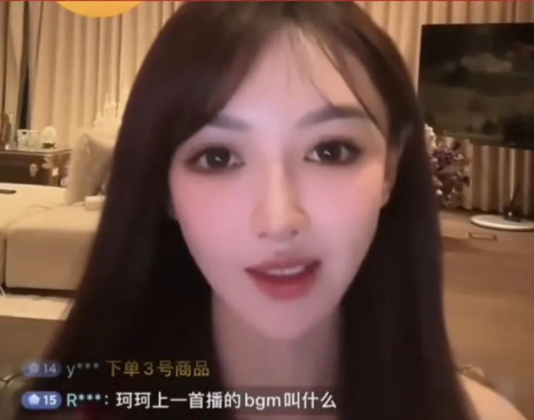 你可以吐槽伍佰长得像大妈，就算吐槽他长得猥琐也比说他歌猥琐强啊！第一次听说到有人