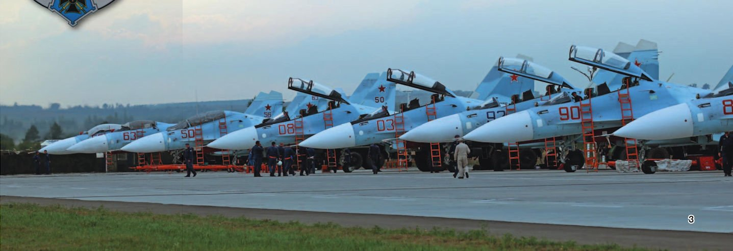 苏霍伊影像集 又收集到一张多架“侧卫”并排停放的美图，图中出现了2架Su-27S