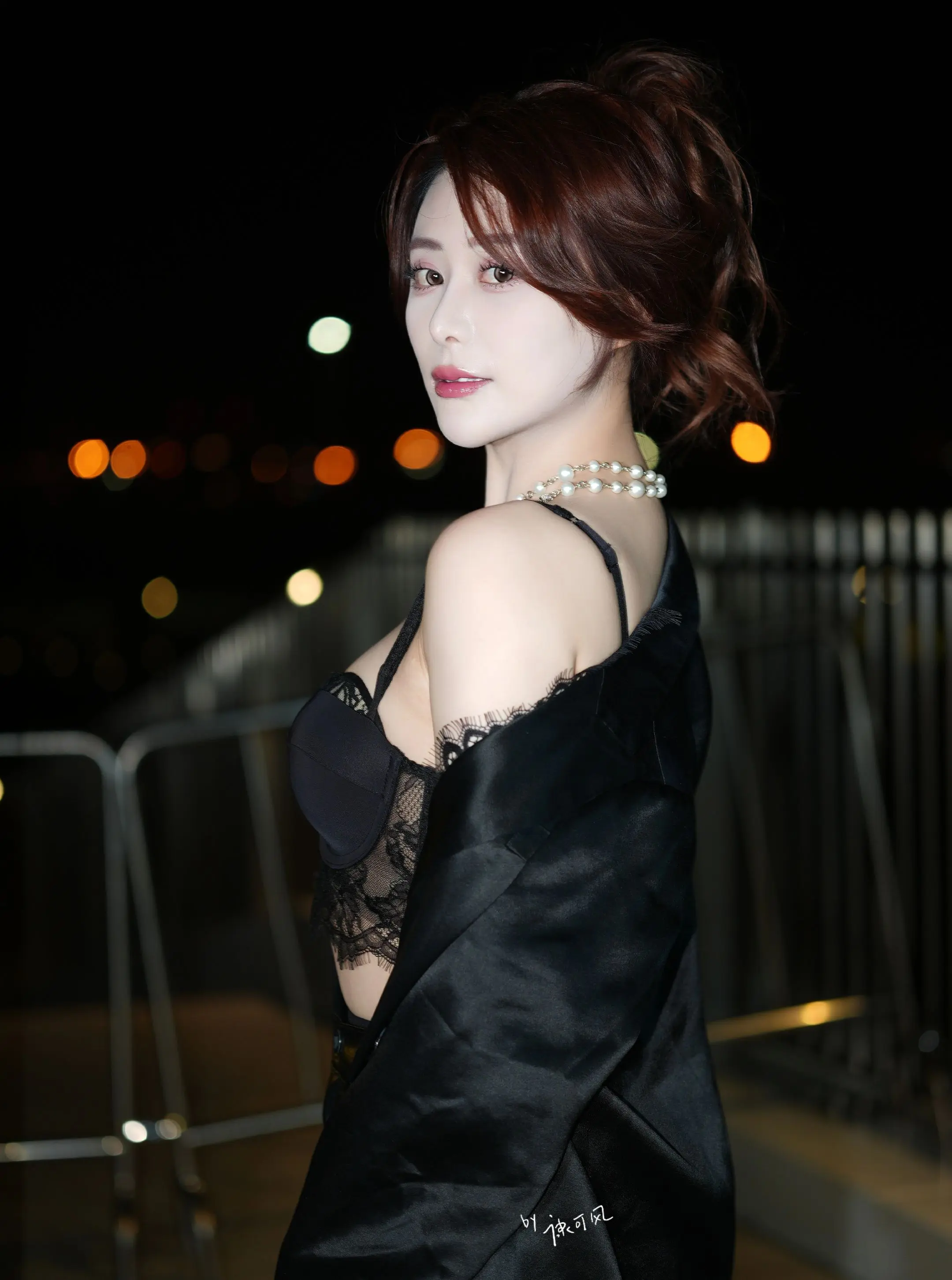 夜色迷人。选美冠军：曾盈