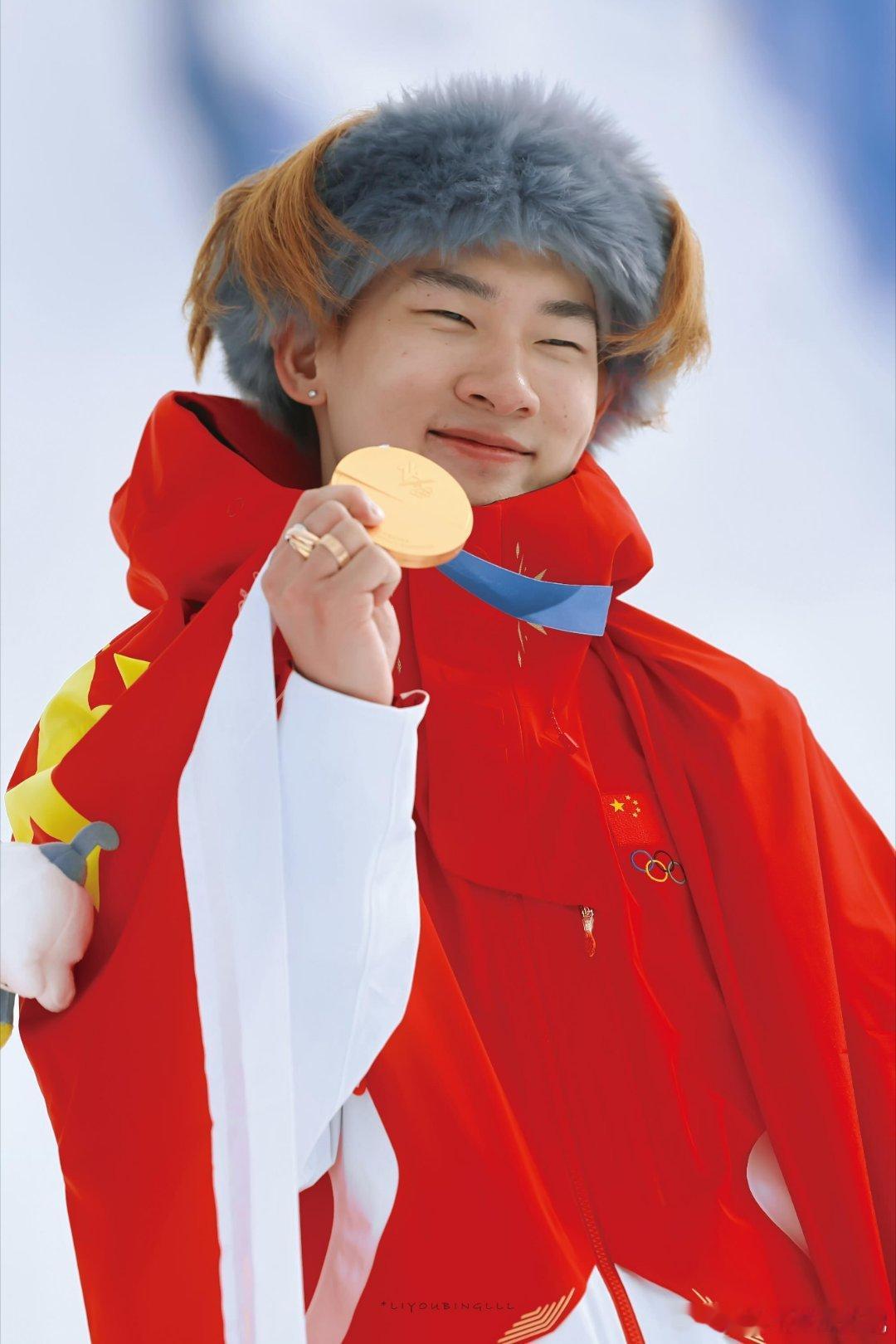 苏翊鸣说一度失去了所有动力和目标最真实的冠军故事。不是一路开挂，而是也曾失去动力