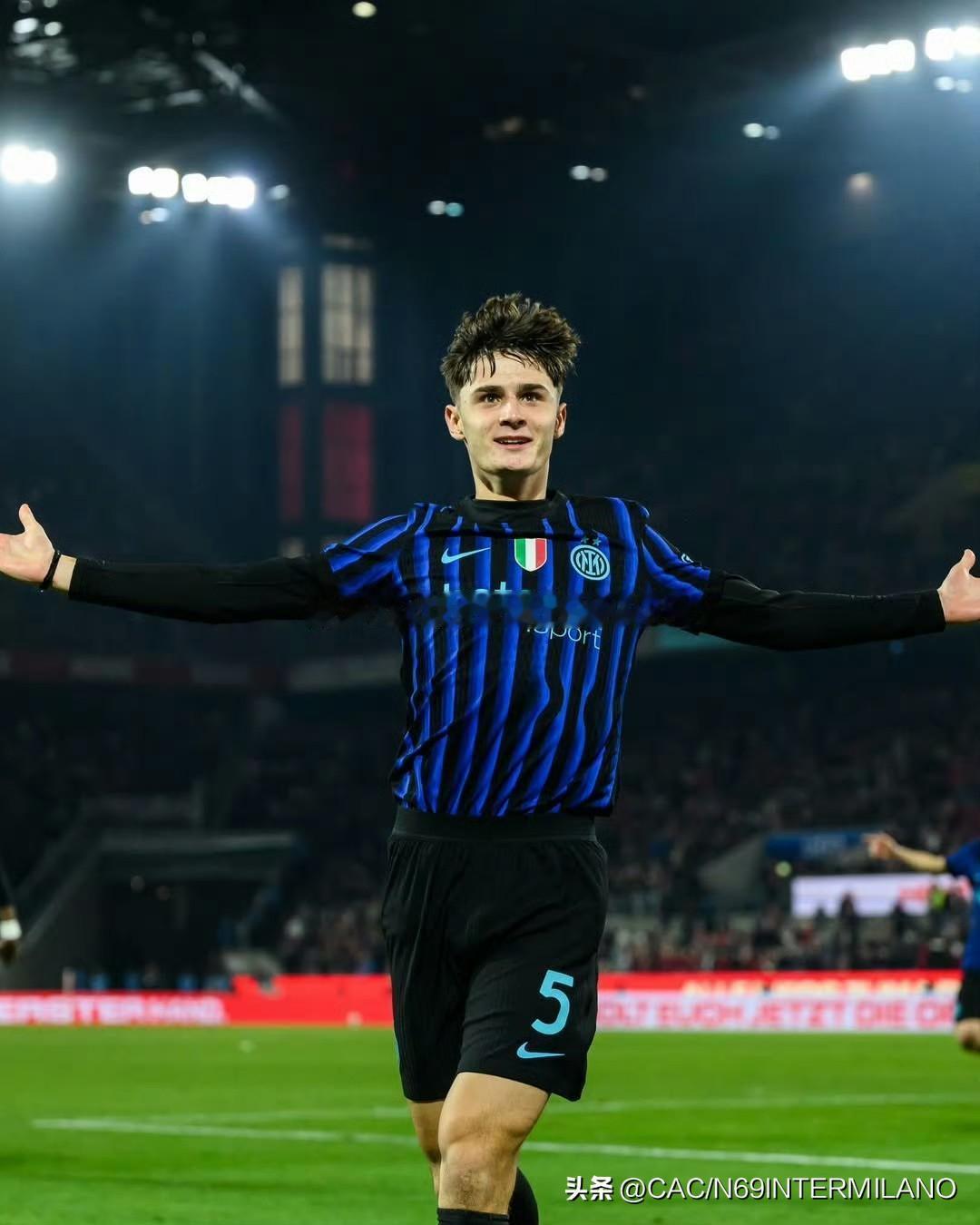 【欧青联1/16决赛】疯狂的国际米兰

国际米兰U19在四五万人客场上演了非凡的