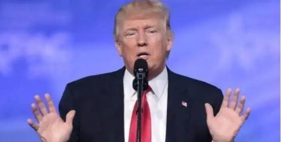 现在叙利亚过渡总统朱拉尼的能力确实超过了巴沙尔总统。 巴沙尔在台上坐了二十多年，