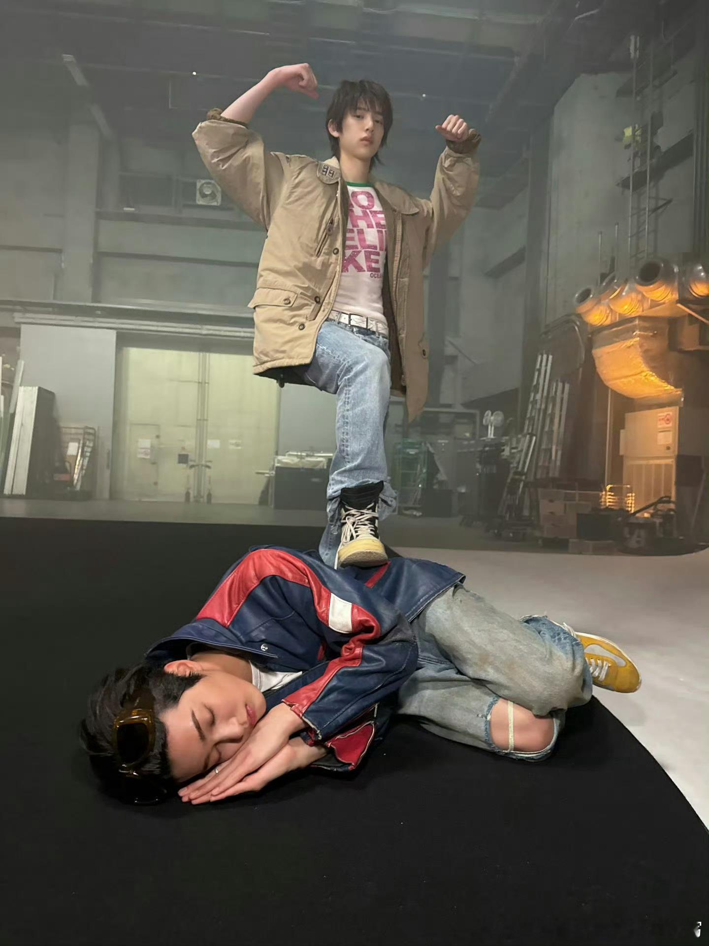给黑牛踩爽了 