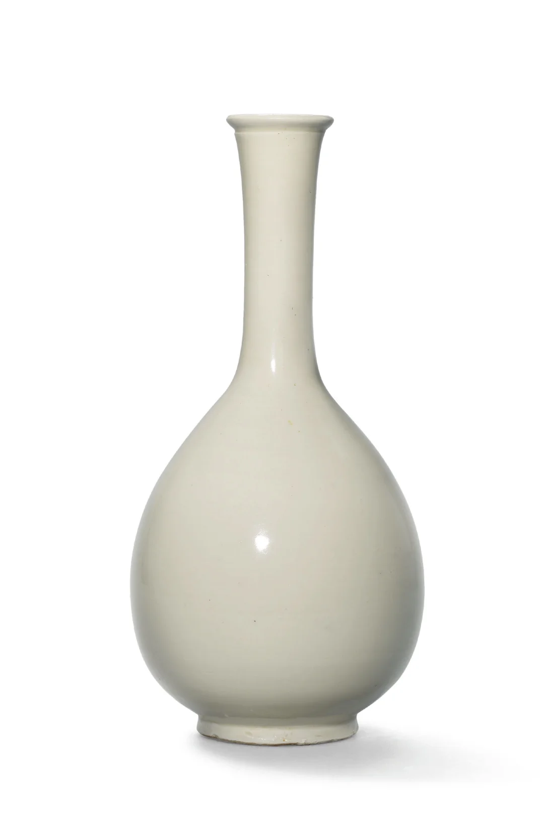 「膽瓶誰汲寒溪水，帶月和煙篸一枝。」