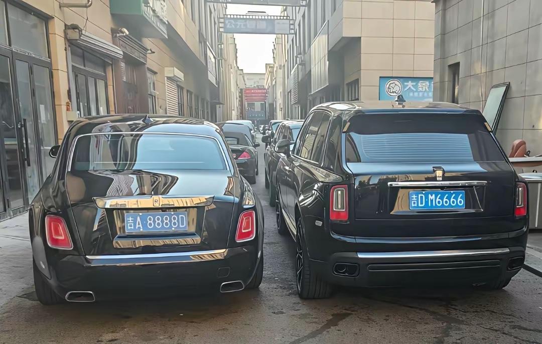 我想知道哪个车子更贵