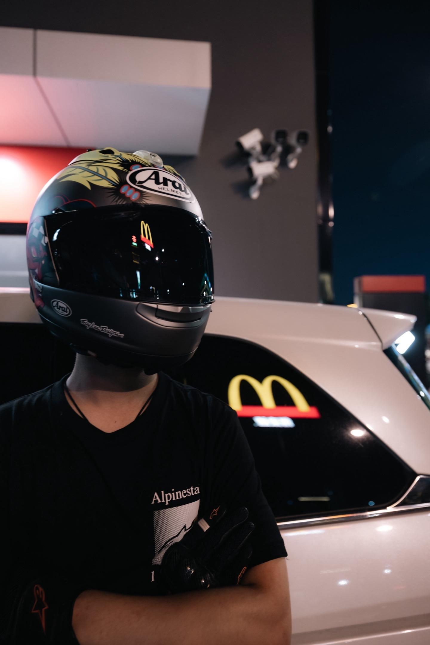 答应我，不要带着情绪骑车好吗。