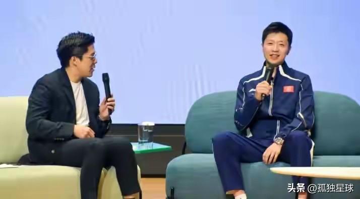 马龙这句话：是说给林诗栋听的吧？
龙队最近现身香港理工大学，与大学生进行交流。