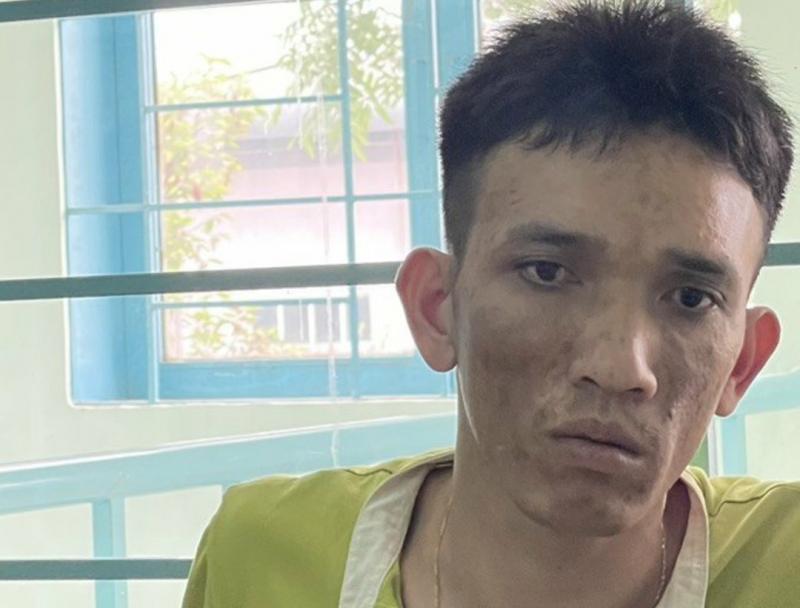 将毒品粘贴到钞票中，然后将其出售给吸毒者
越南平阳警方抓获一名将毒品粘贴到钞票中