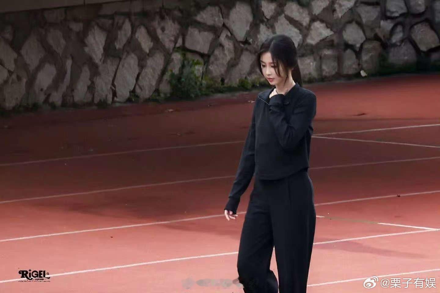 虞书欣林晚星运动服路透虞书欣灿如繁星运动服路透虞书欣灿如繁星运动服路透，好温柔，
