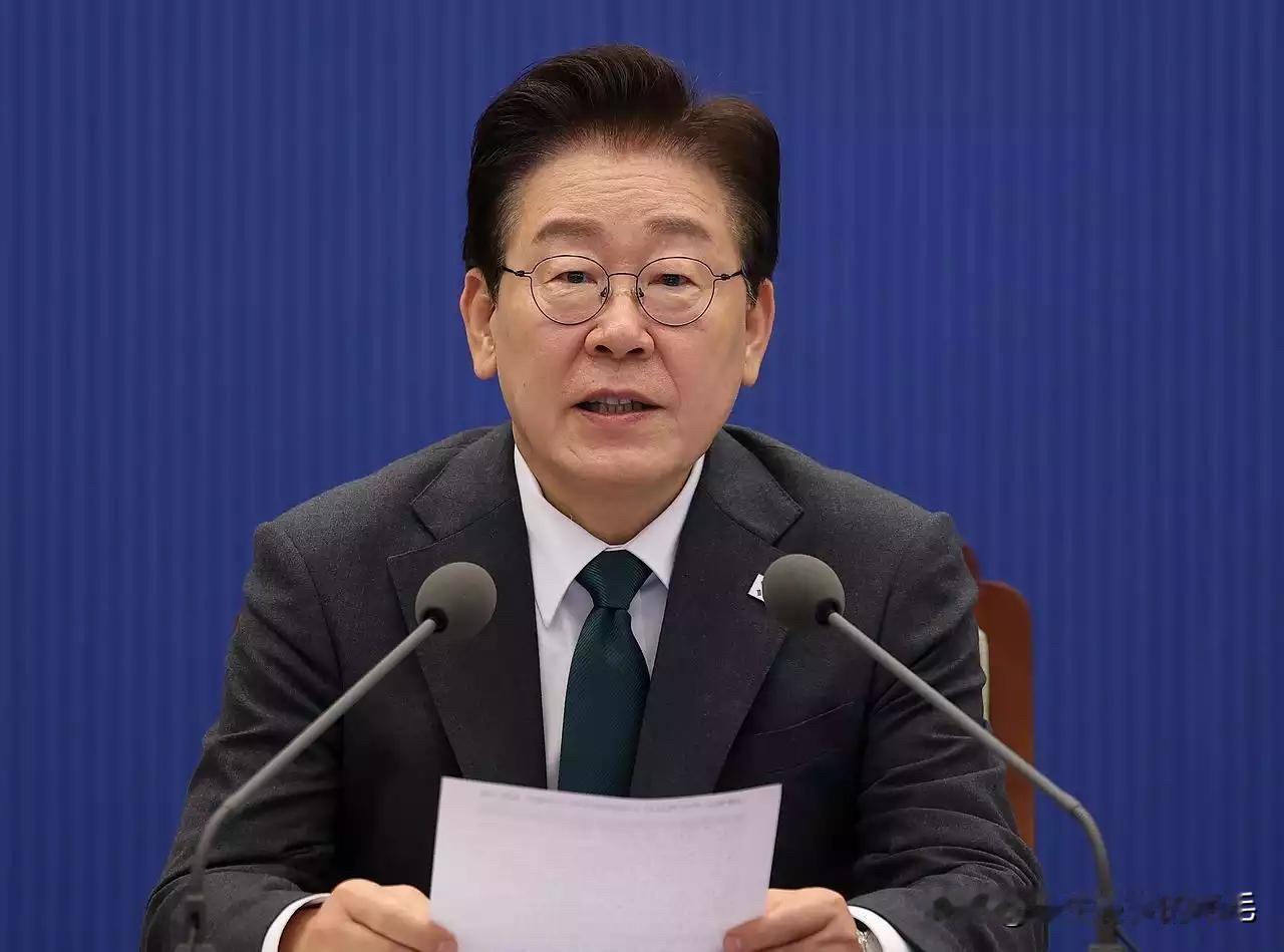 12日，韩国总统李在明就民间坏账机构拒绝参与政府平民债务减免政策一事发声，痛斥原