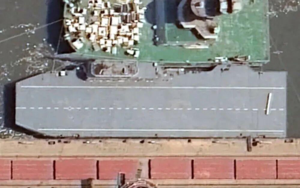 2024年《海军新闻》报道过一艘无人机航母，在网络报道中，建造这艘“无人机母船”