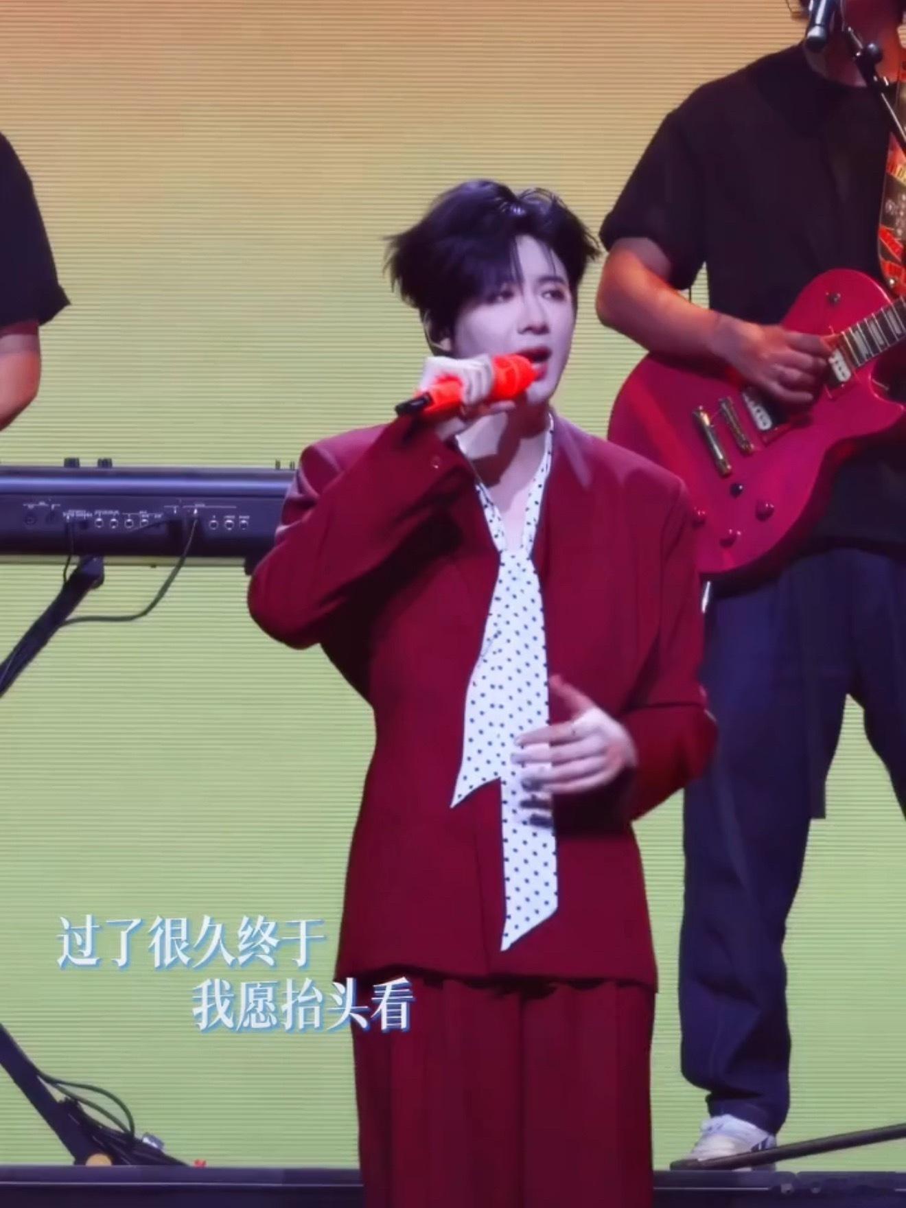 如今这年头，每天都会涌现出几个新网红，各个圈子都有。讲真的我是不怎么追星的，喜欢