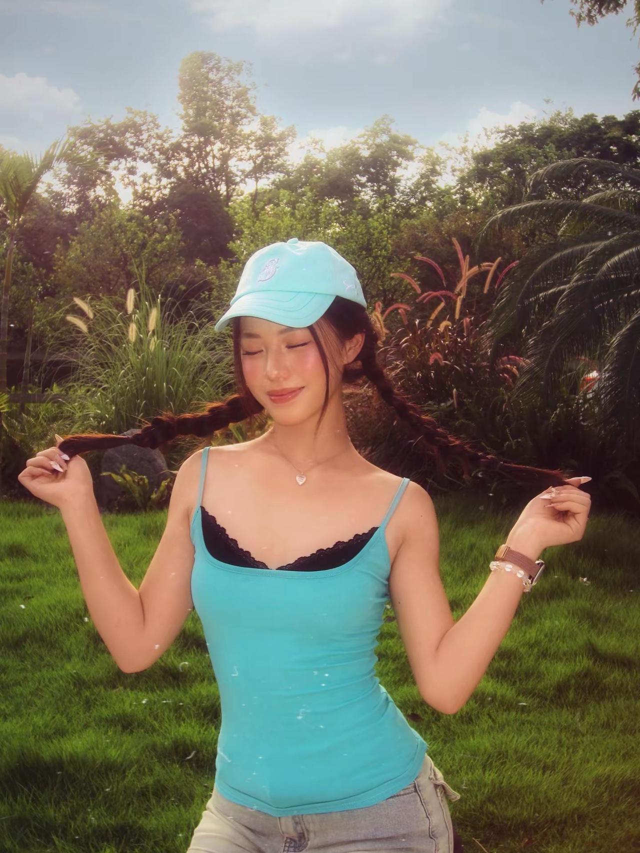 我变美的那个夏天。草坪拍照 夏日氧气感照片