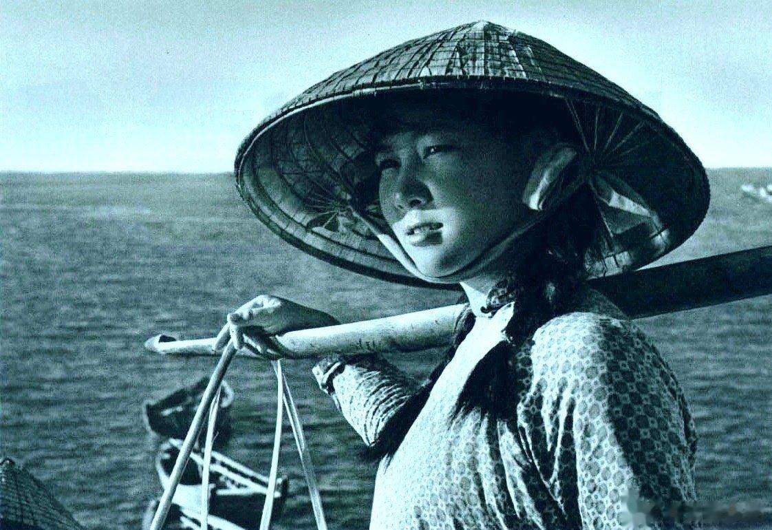 今天有位患者说，上次诊后诸症改善，去湖南旅游吃了不少辣，开始上火，自己又去吃水果